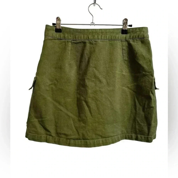 BDG Army Green Cargo Pocket Skirt Size Medium - Picture 2 of 4